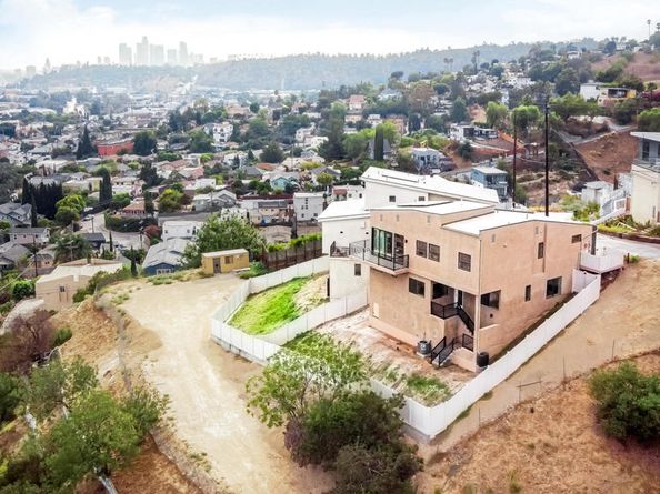 3874 W Point Drive, Los Angeles CA 90065