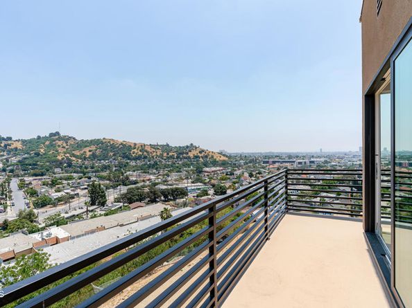 3874 W Point Drive, Los Angeles CA 90065