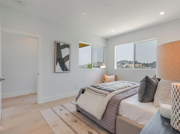 3874 W Point Drive, Los Angeles CA 90065