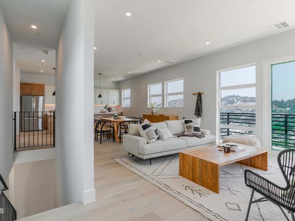 3874 W Point Drive, Los Angeles CA 90065
