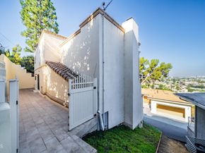 1118 Oberlin Drive, Glendale CA 91205