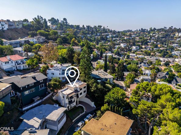 1118 Oberlin Drive, Glendale CA 91205