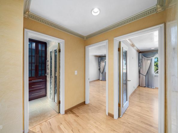 1118 Oberlin Drive, Glendale CA 91205