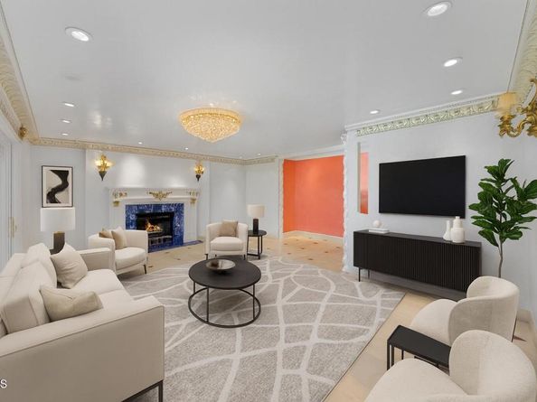 1118 Oberlin Drive, Glendale CA 91205