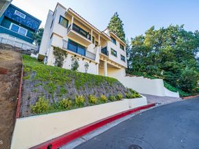 1118 Oberlin Drive, Glendale CA 91205