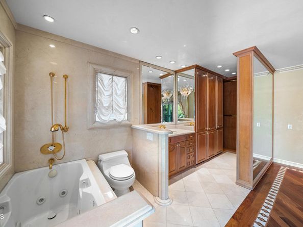 1118 Oberlin Drive, Glendale CA 91205