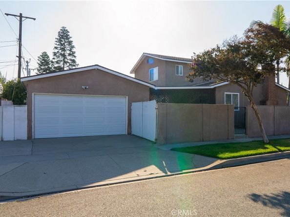 6103 Michelson Street, Lakewood CA 90713