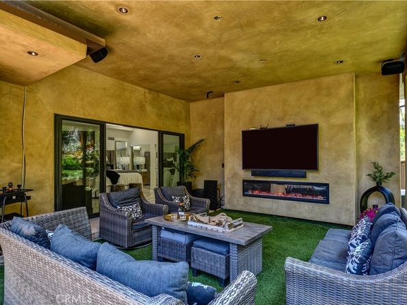 4557 Don Timoteo Drive, Los Angeles CA 90008