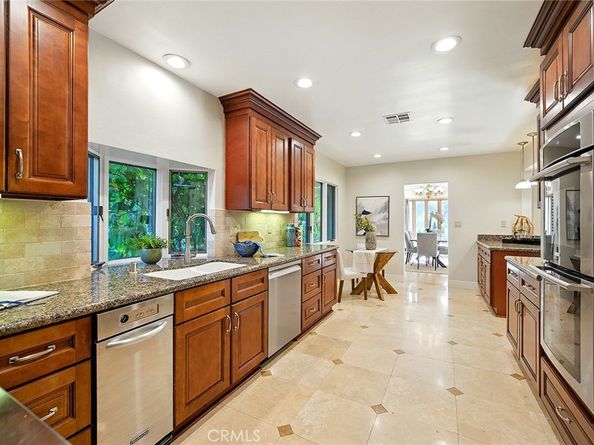 1210 Los Altos Avenue, Long Beach CA 90815