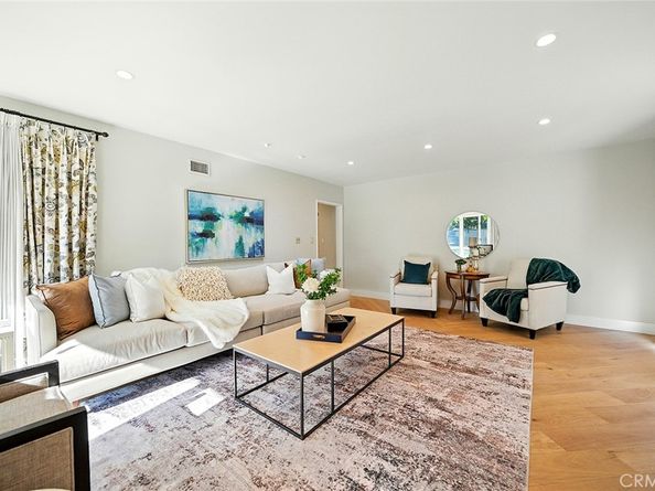 1210 Los Altos Avenue, Long Beach CA 90815