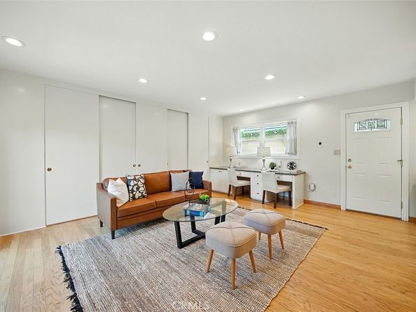 1210 Los Altos Avenue, Long Beach CA 90815