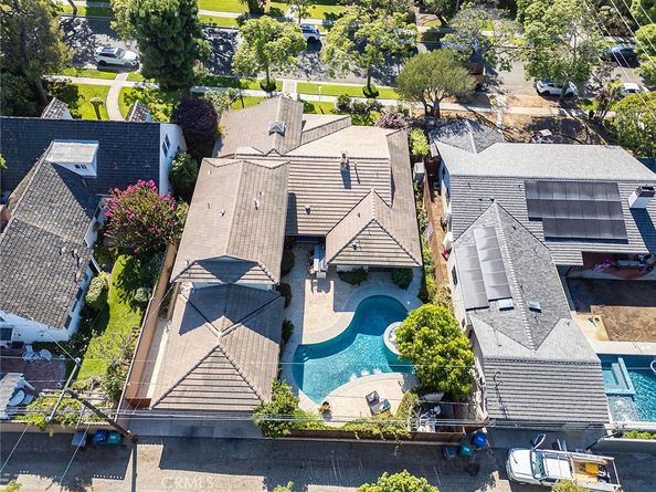1210 Los Altos Avenue, Long Beach CA 90815