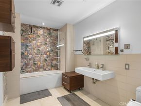 6735 Yucca St 404, Hollywood CA 90028