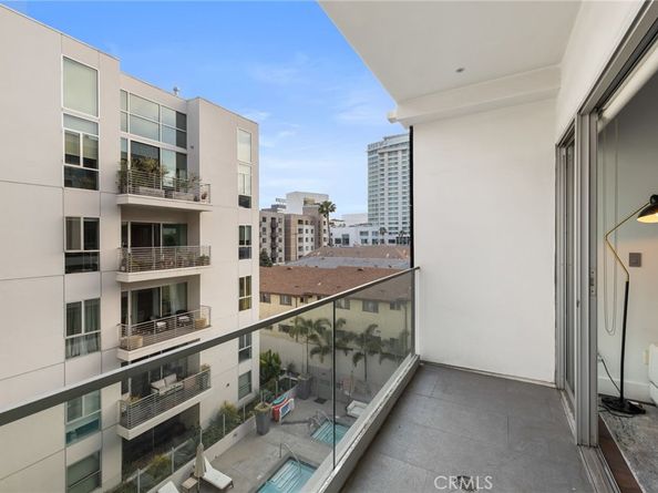 6735 Yucca St 404, Hollywood CA 90028