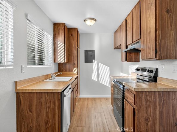 23220 Orange 2, Lake Forest CA 92630