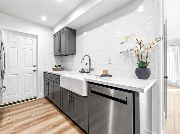 18859 Milos Circle, Huntington Beach CA 92648
