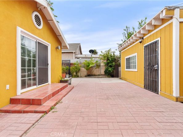 10933 Anzac, Los Angeles CA 90059