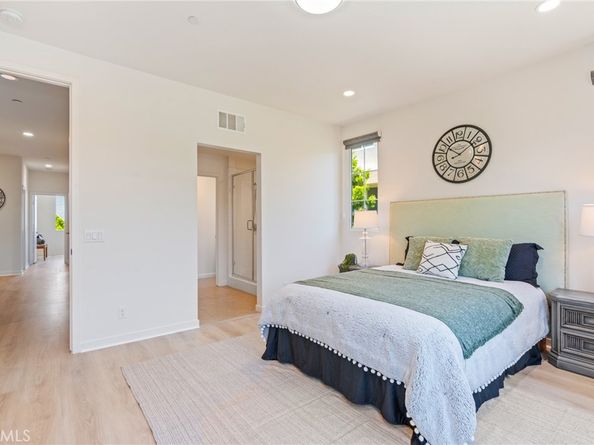 747 Beacon, Irvine CA 92618