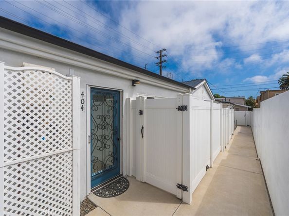 402 Indianapolis Avenue, Huntington Beach CA 92648