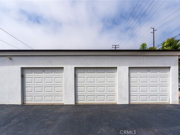 402 Indianapolis Avenue, Huntington Beach CA 92648