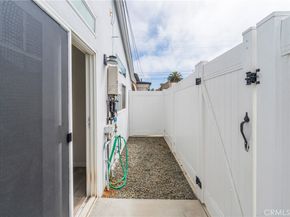 402 Indianapolis Avenue, Huntington Beach CA 92648