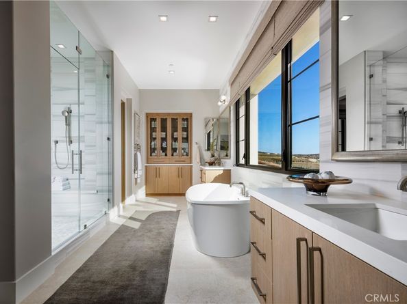 552 Peninsula, Irvine CA 92602