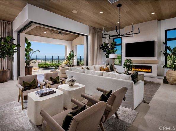 552 Peninsula, Irvine CA 92602