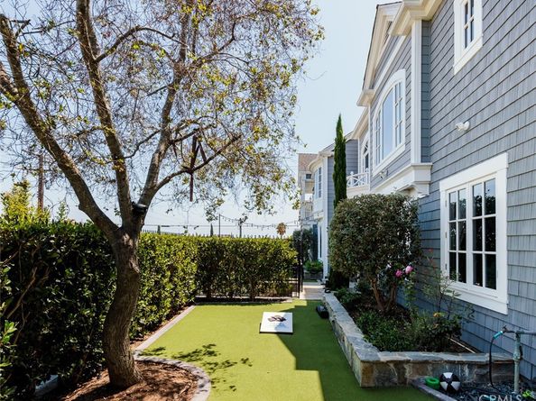 125 Kings Place, Newport Beach CA 92663