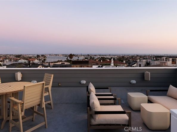 125 Kings Place, Newport Beach CA 92663