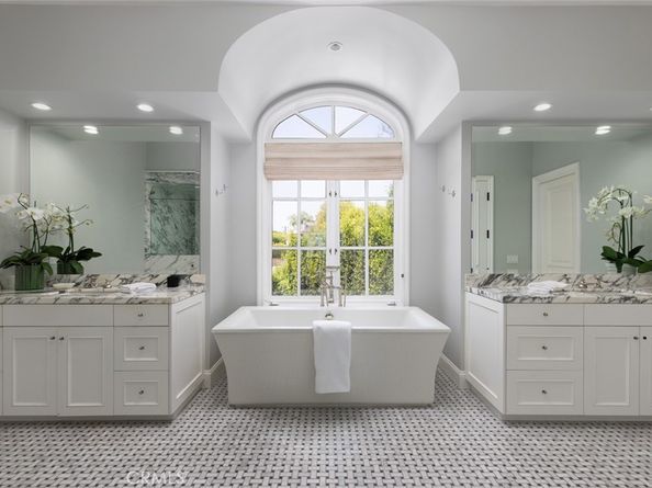 125 Kings Place, Newport Beach CA 92663