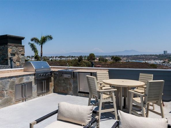 125 Kings Place, Newport Beach CA 92663