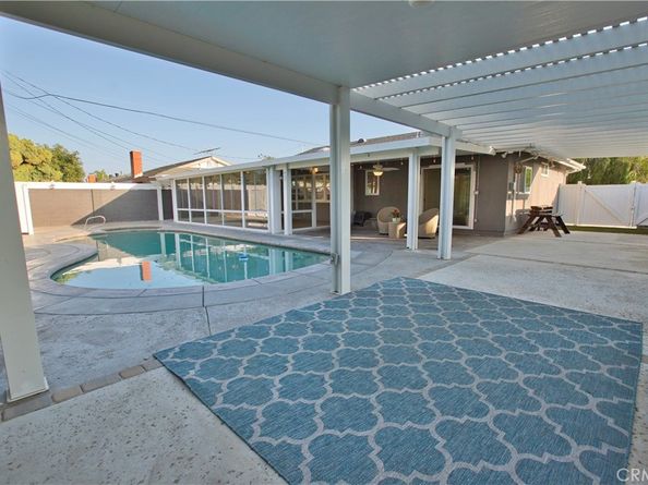 6091 DUNDEE Drive, Huntington Beach CA 92647