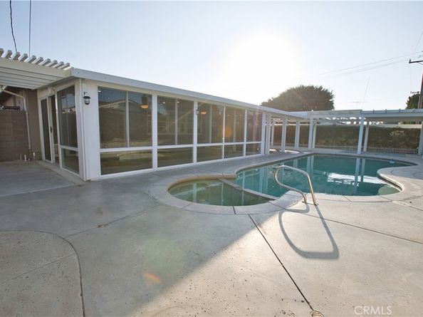 6091 DUNDEE Drive, Huntington Beach CA 92647