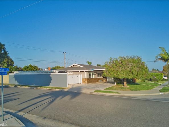 6091 DUNDEE Drive, Huntington Beach CA 92647