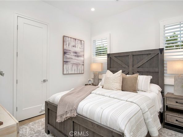 343 Paradiso, Irvine CA 92602