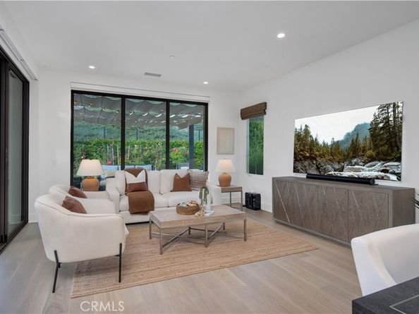 343 Paradiso, Irvine CA 92602