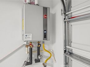 15907 Blue Copper Way, Fontana CA 92336