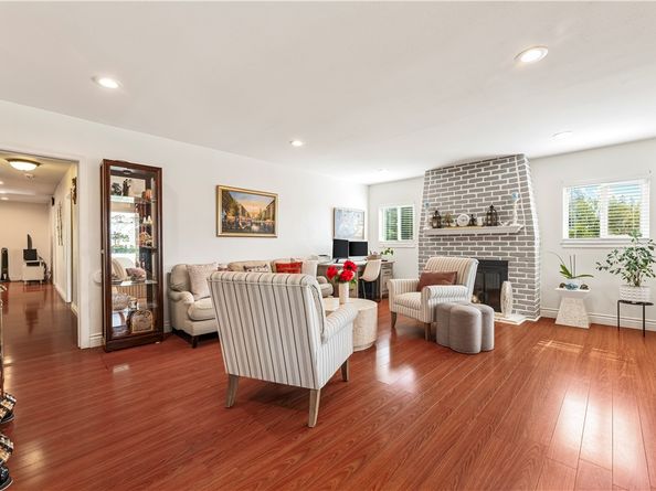 2389 Mayfield Avenue, Montrose CA 91020
