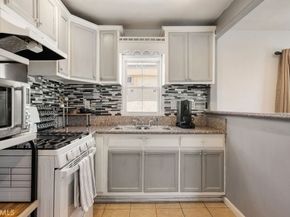 672 E 112th Street, Los Angeles CA 90059