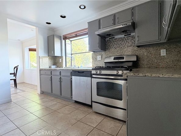 105 N El Molino E, Alhambra CA 91801