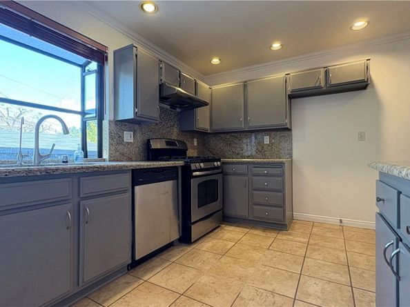 105 N El Molino E, Alhambra CA 91801