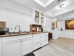 10824 Bloomfield Street 106, Toluca Lake CA 91602