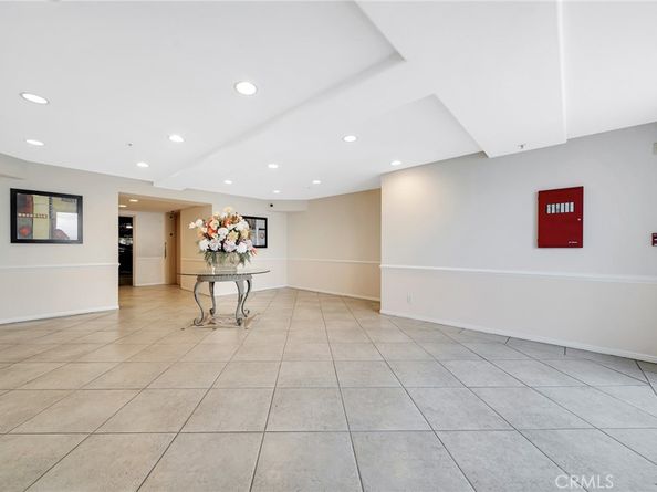 10824 Bloomfield Street 106, Toluca Lake CA 91602