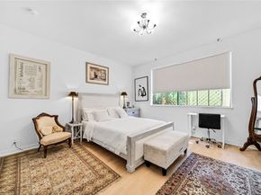 10824 Bloomfield Street 106, Toluca Lake CA 91602