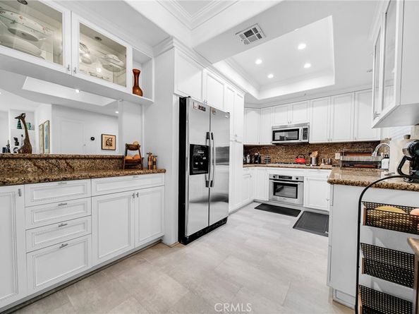 10824 Bloomfield Street 106, Toluca Lake CA 91602