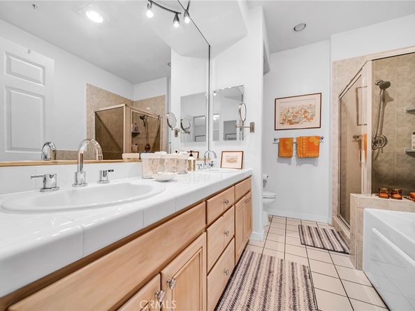 10824 Bloomfield Street 106, Toluca Lake CA 91602