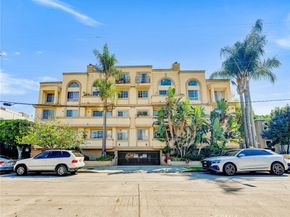 10824 Bloomfield Street 106, Toluca Lake CA 91602