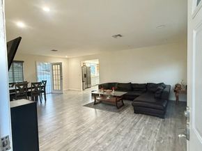 10549 Rhodesia, Sunland CA 91040