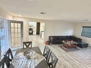 10549 Rhodesia, Sunland CA 91040