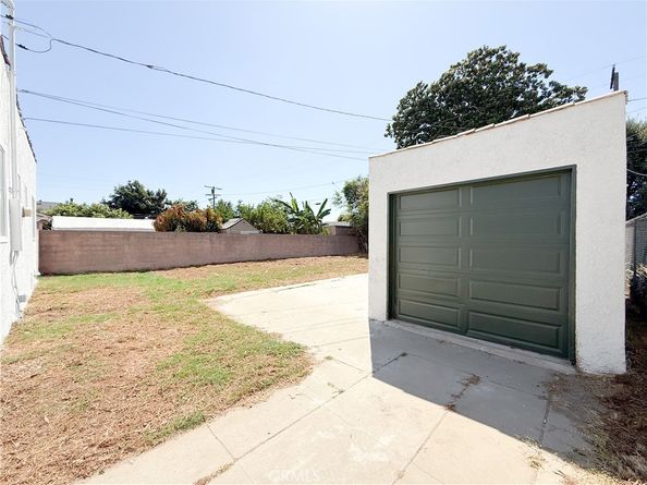 405 S Bradfield Avenue, Compton CA 90221